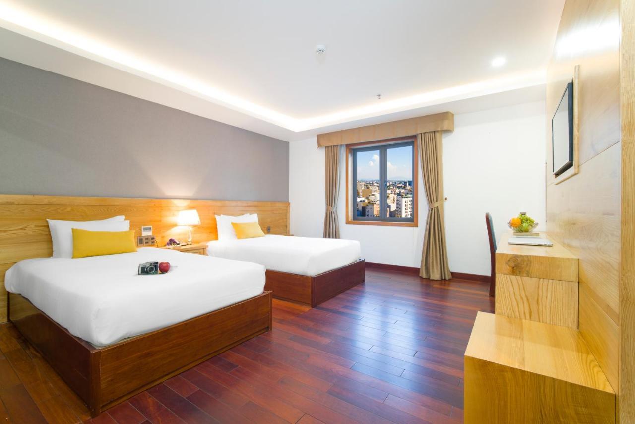 Sunny Ocean Hotel & Spa Da Nang Exterior photo