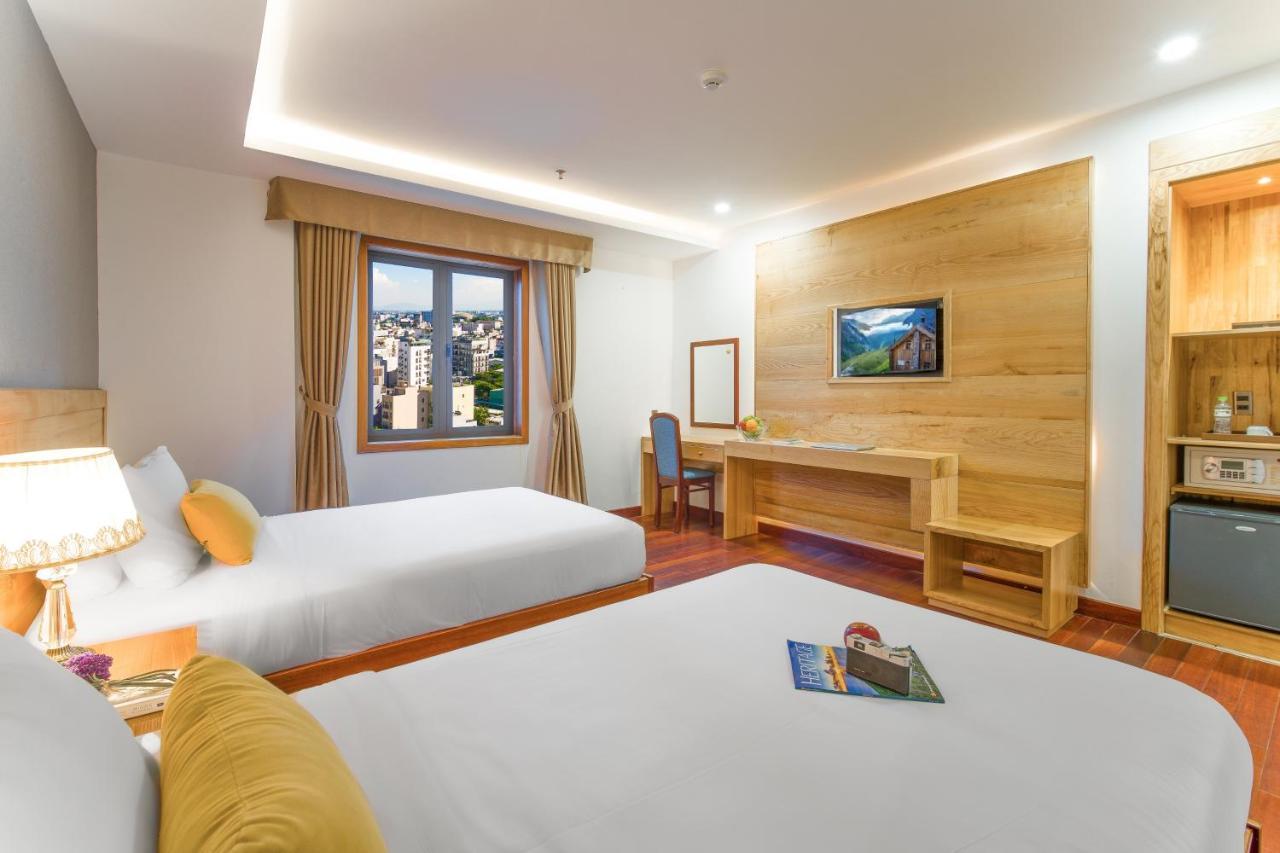 Sunny Ocean Hotel & Spa Da Nang Exterior photo