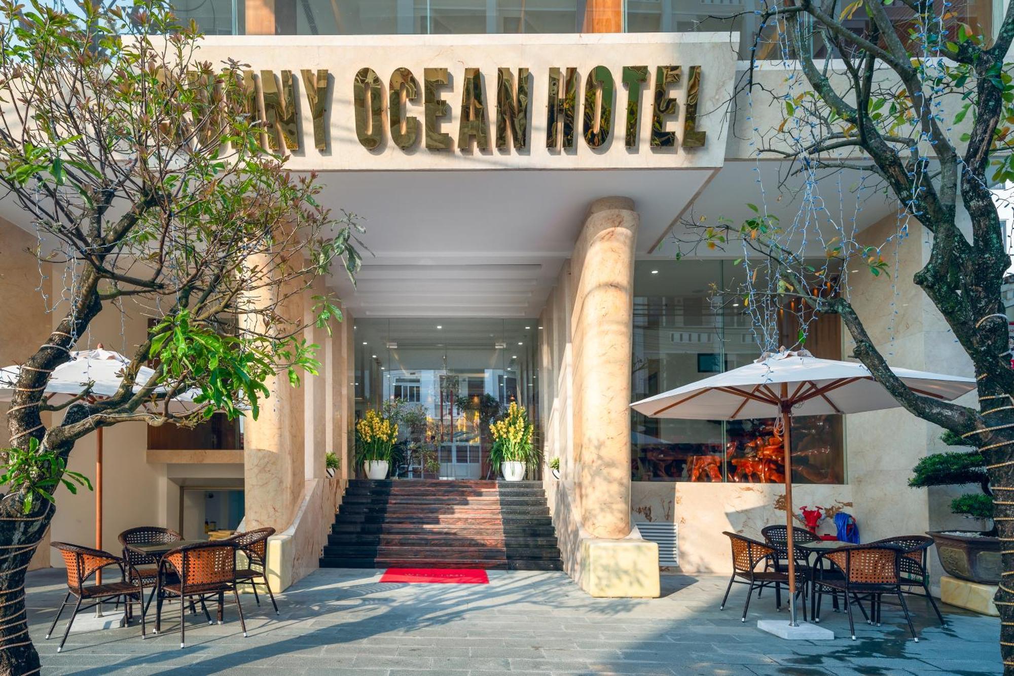 Sunny Ocean Hotel & Spa Da Nang Exterior photo